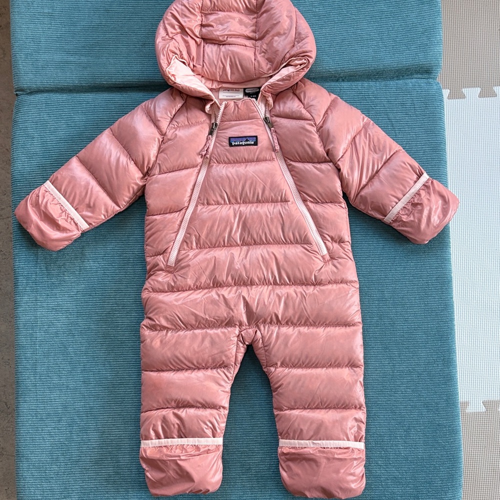 Patagonia Baby Hi-Loft bunting. Size 3-6M. EUC.